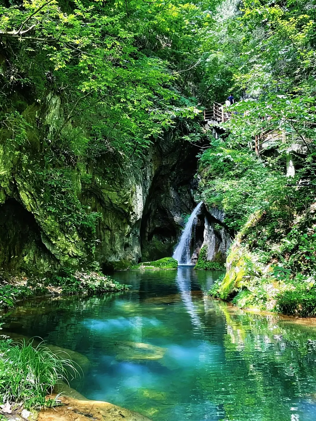 金絲峽｜秦嶺嶂谷秘境，一川流泉織金綺