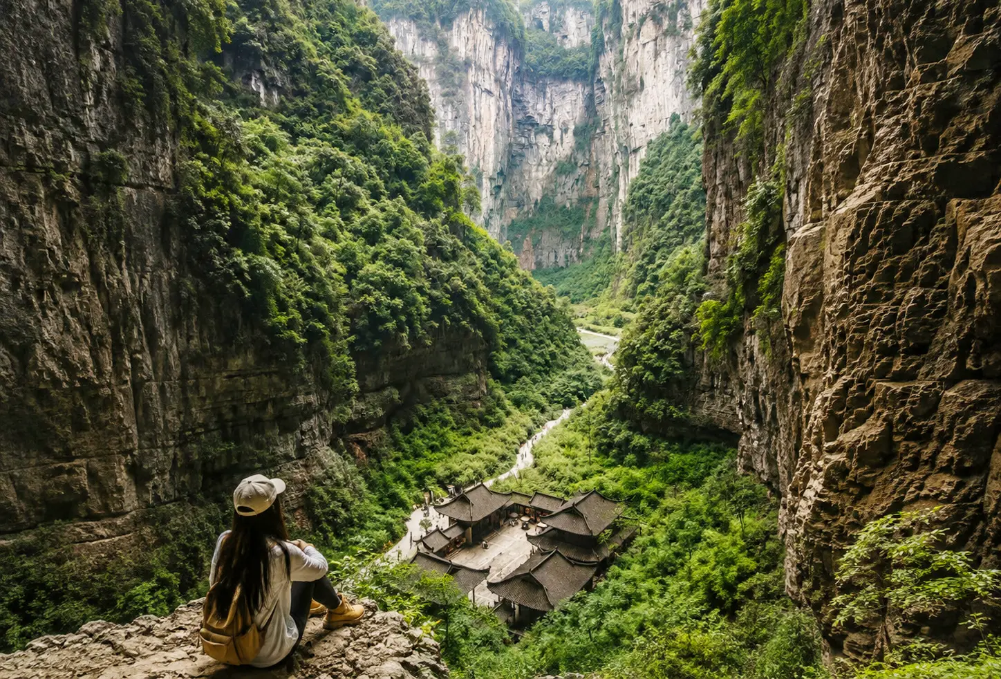【5 天 4 晚純玩】天生三橋 + 龍水峽地縫 + 蚩尤九黎城 + 烏江遊船｜李子壩 + 洪崖洞 + 磁器口 + 白象居5天4晚 1
