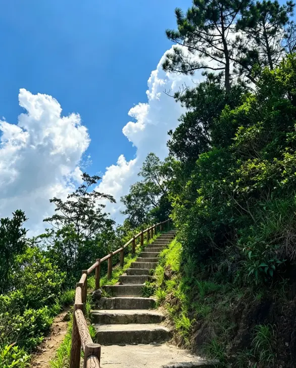 獅子山 2