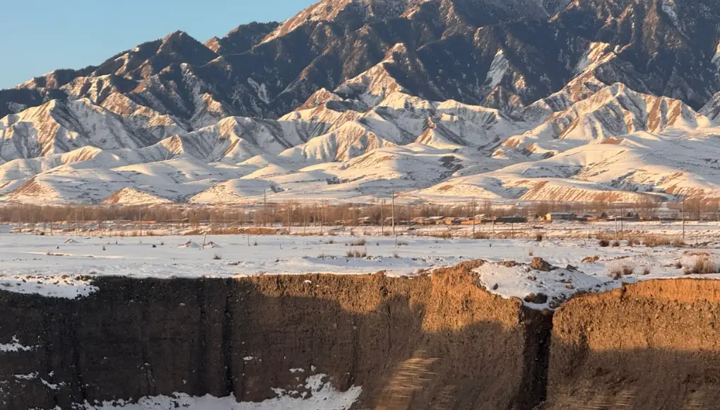 張掖市｜金張掖七彩丹霞，祁連雪峰、濕地古城與河西糧倉交輝的絲路名城