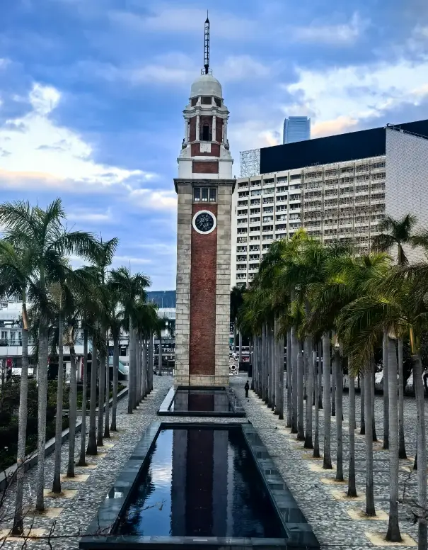 香港｜星光大道，尖沙咀濱海長廊，影壇足印、維港天際與海岸晚風共生的香江影視地標