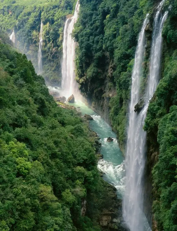 黔西南州｜馬嶺河大峽谷，地縫裂谷、百瀑懸泉與翠谷清流共生的天溝瀑布秘境